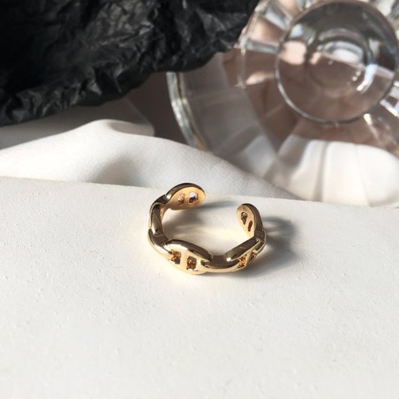 Golden Chain Knot Link Open Ring - Picture 2 of 13